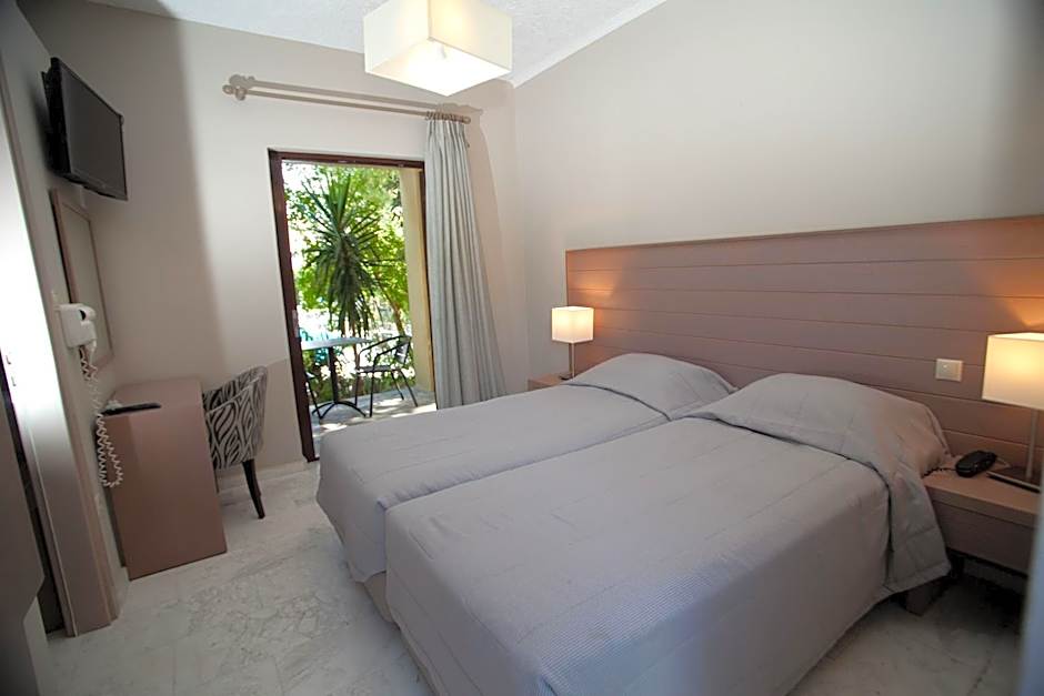 Kalydna Island Hotel