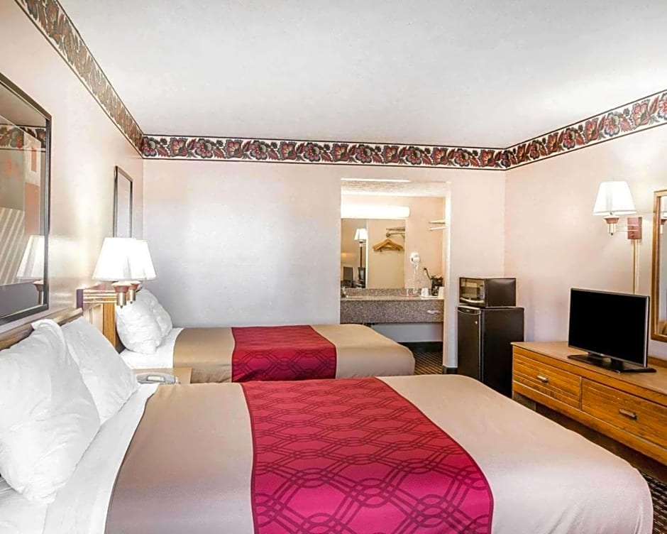 Econo Lodge McDonough