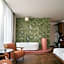 Len Hotel