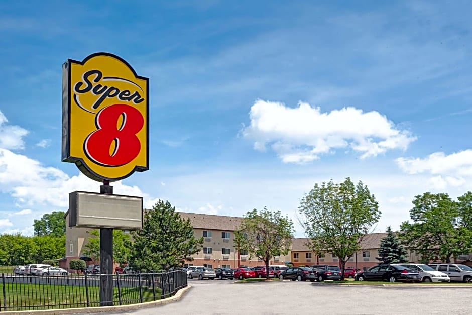 Super 8 by Wyndham Chicago O'Hare Airport