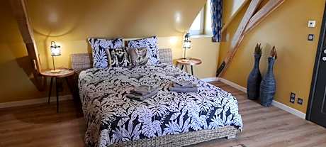 Deluxe Double Room with Extra Bed