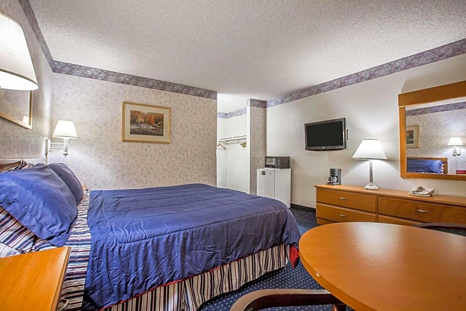 Econo Lodge Inn & Suites Ridgecrest