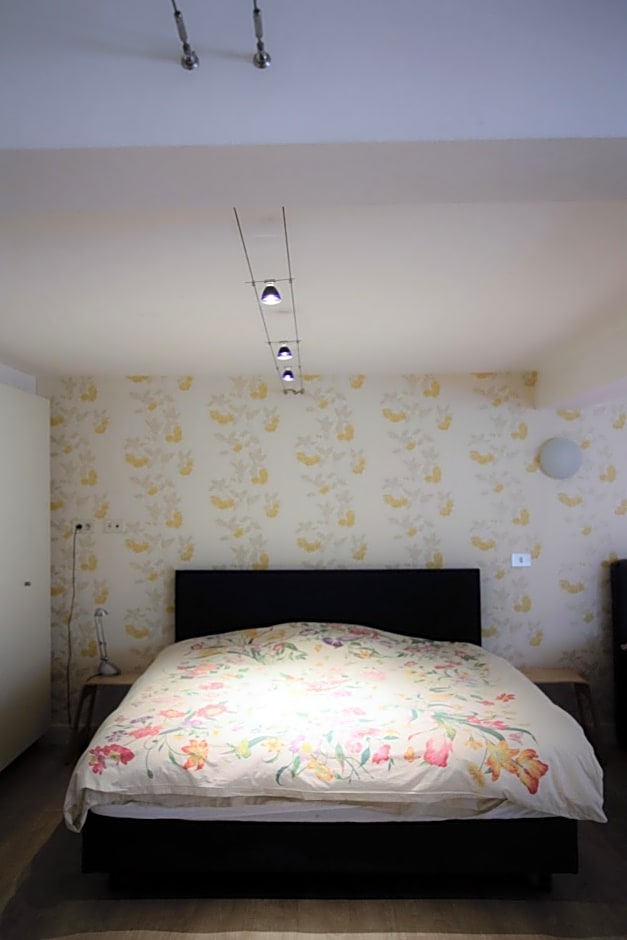 B&B Tempelhof – Ghent, CA
