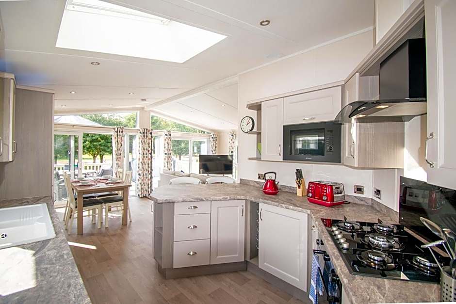 The Crucible lodge with Hot Tub