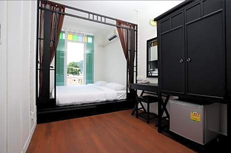 Standard Twin Room with Balcony