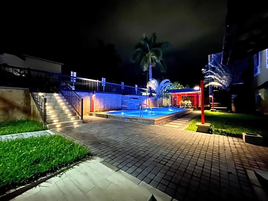 Beverly Hills: Hotel & Business