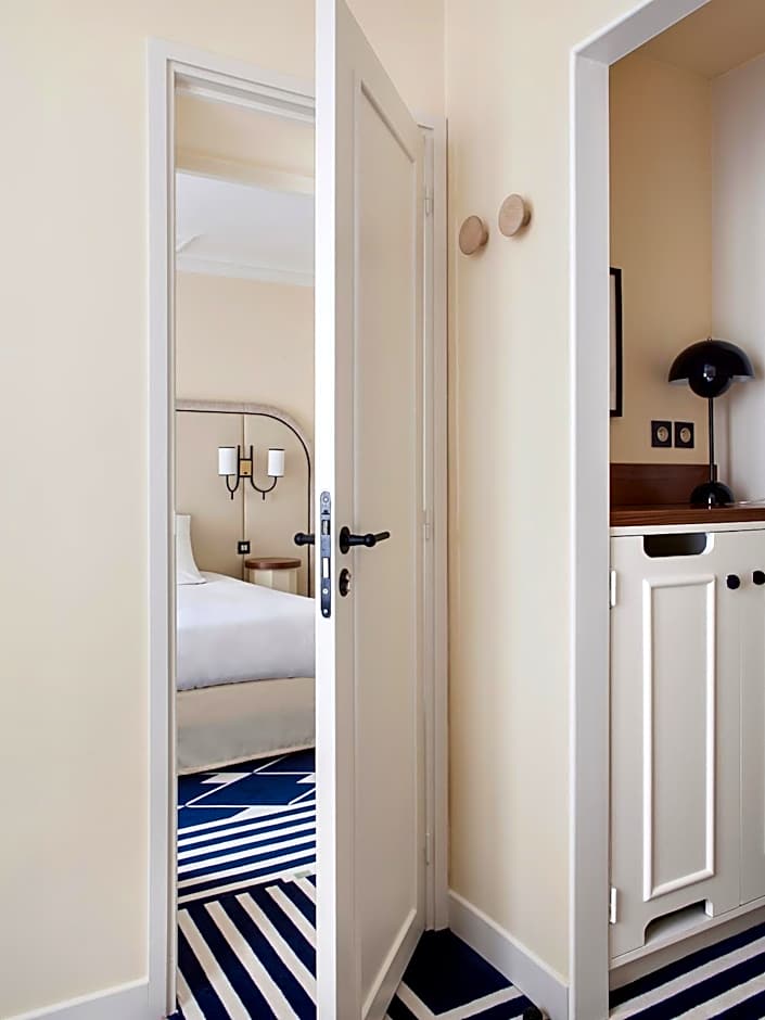 Photo 1 of 3 of Quadruple Room