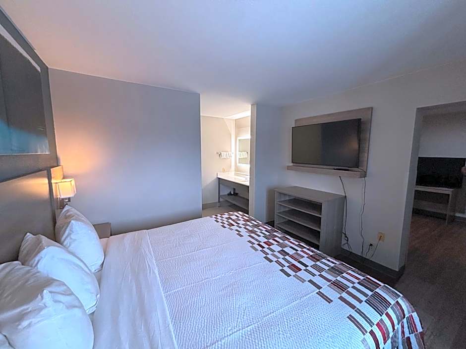 Red Roof Inn & Suites Tomah