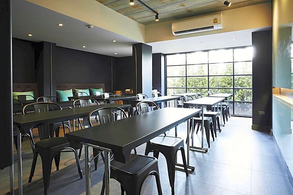 Theorie Hotel Sukhumvit 107 by SLH