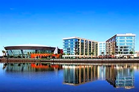 University Plaza Waterfront Hotel
