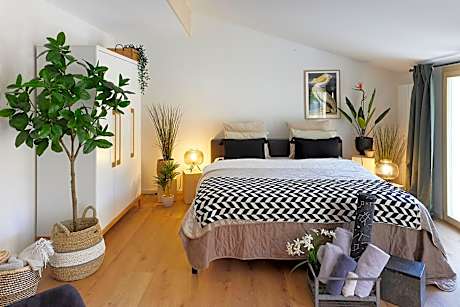 Studio with Balcony