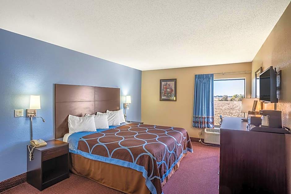 Super 8 by Wyndham Galesburg