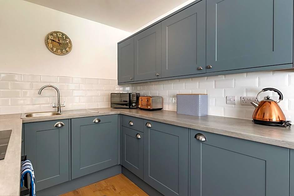 Coedrath Park 20 - Modern Apartment, Close to the Beach