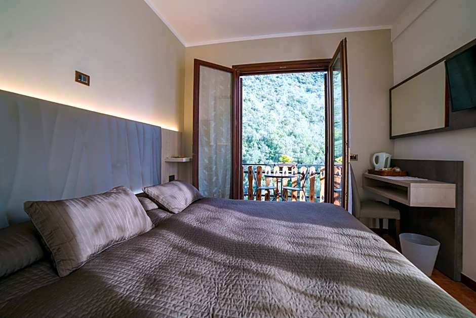 Hotel Lago Bin