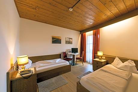 Standard Room with Two Separate Beds