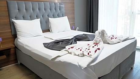 Standard Double Suite