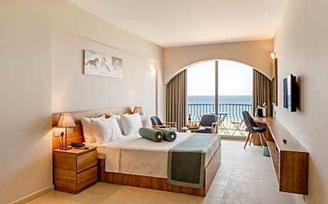 Double Room with Balcony and Sea View