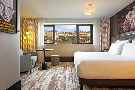 Superior Double Room with Sofa