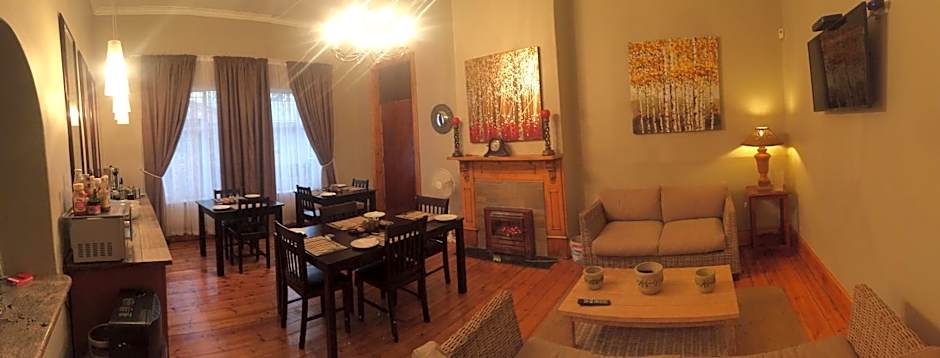 Tranquil House B&B @ 1 College Ave