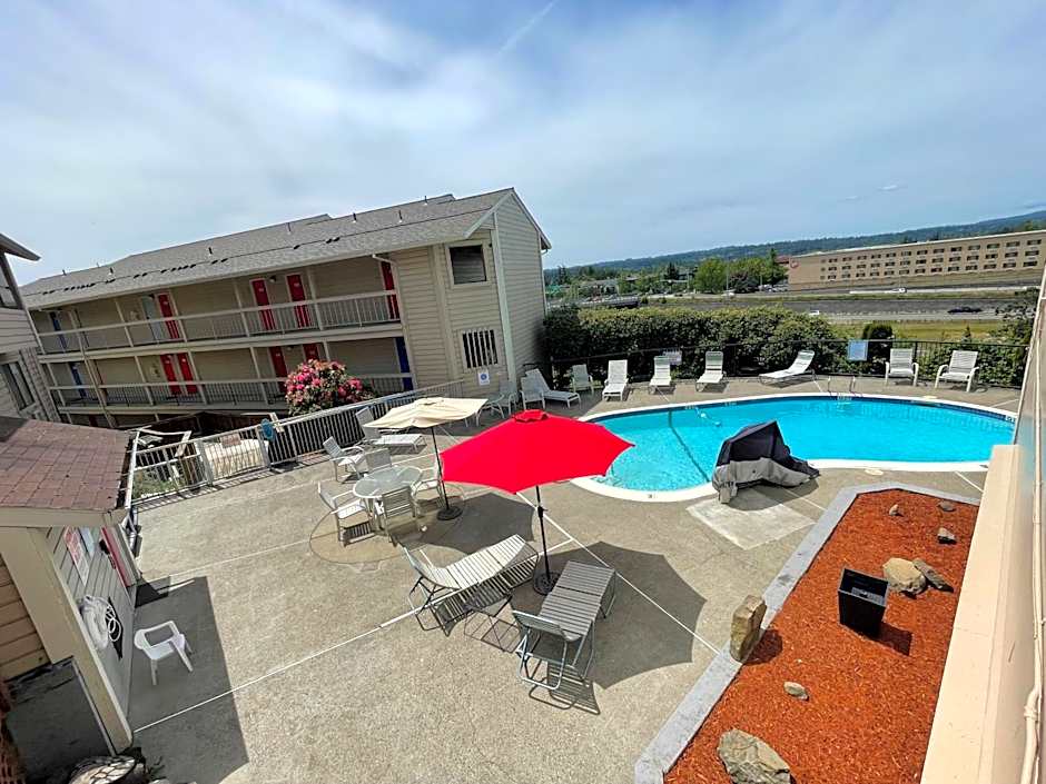 Sunnyside Inn and Suites
