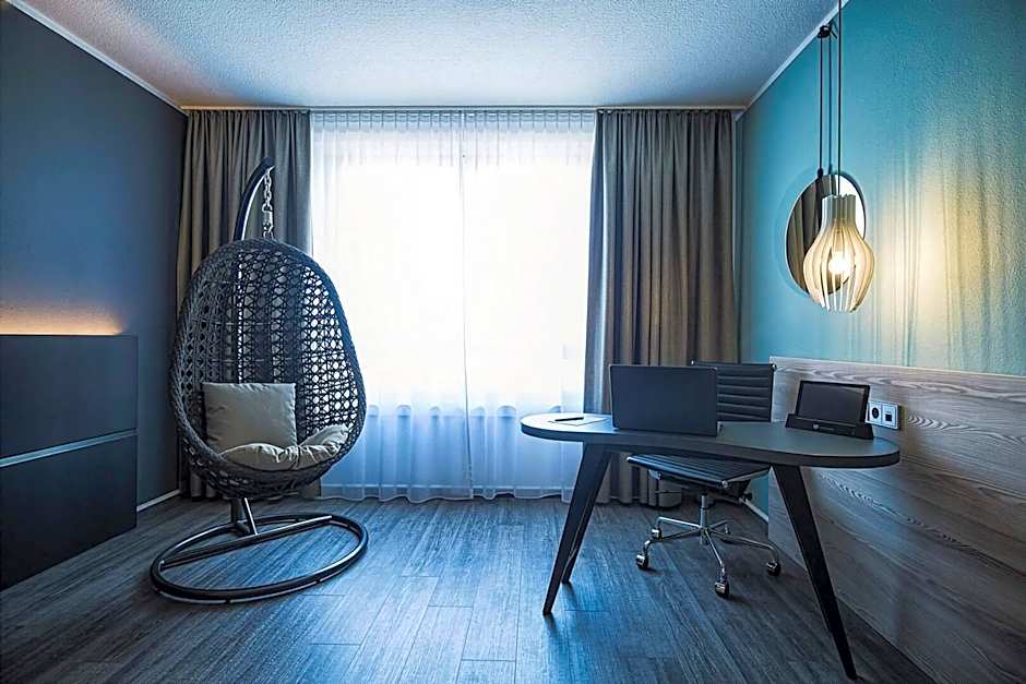 elaya frankfurt oberursel, Trademark Collection
