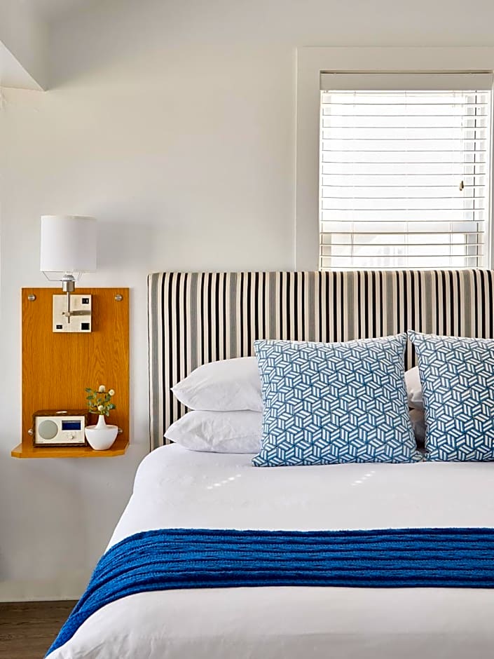 Blue - Inn on the Beach