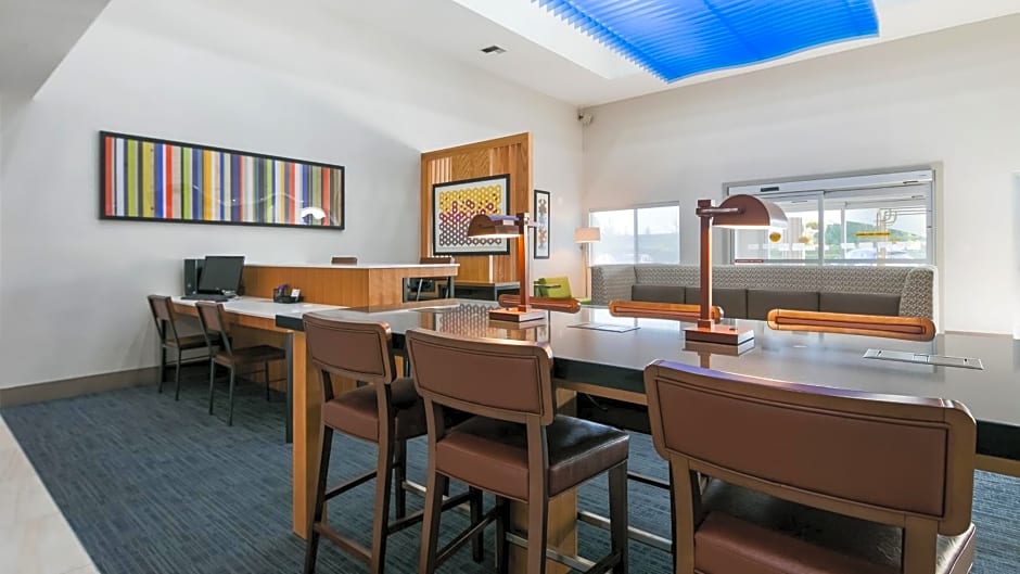 Holiday Inn Express Hotel & Suites Everett By IHG
