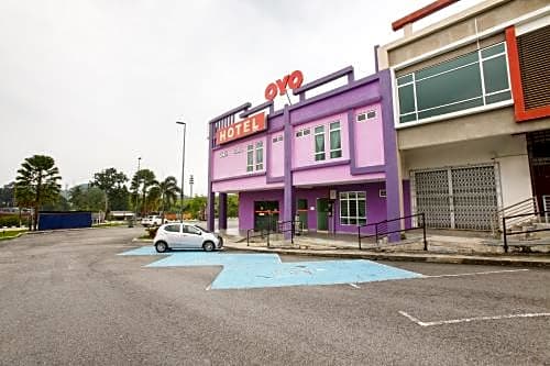 OYO 89677 Sunflower Hotel