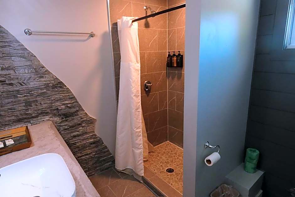 Aquastar Inn