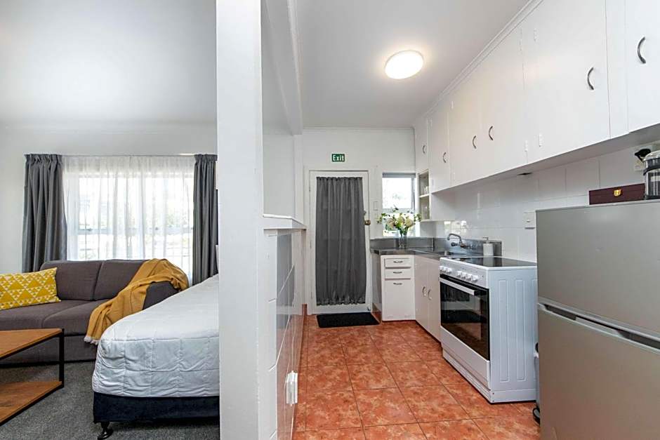 Aarangi Motel