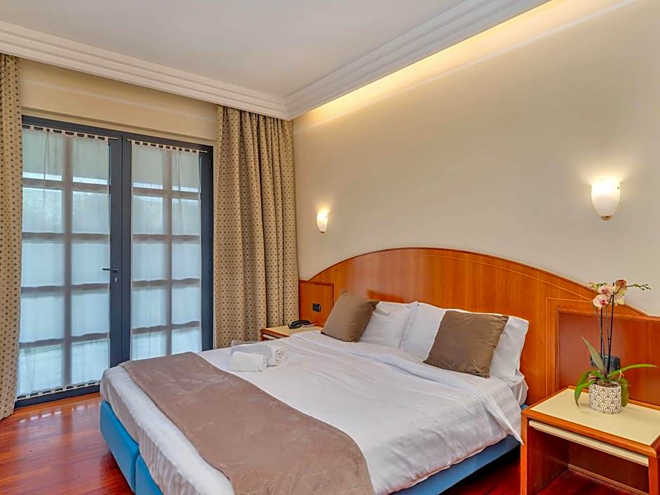 Hotel Prestige