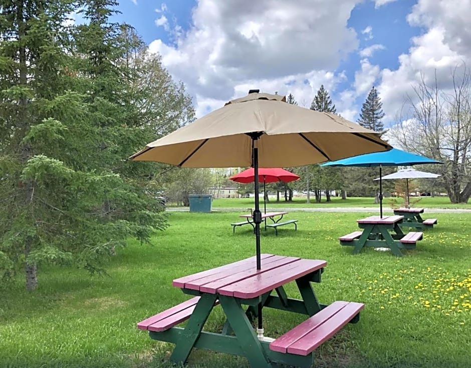 Hilltop Lodge and Cabins