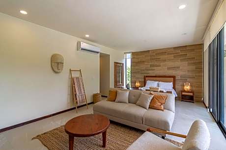 Beautiful Loft Steps From The Beach in Punta Cocos - D101