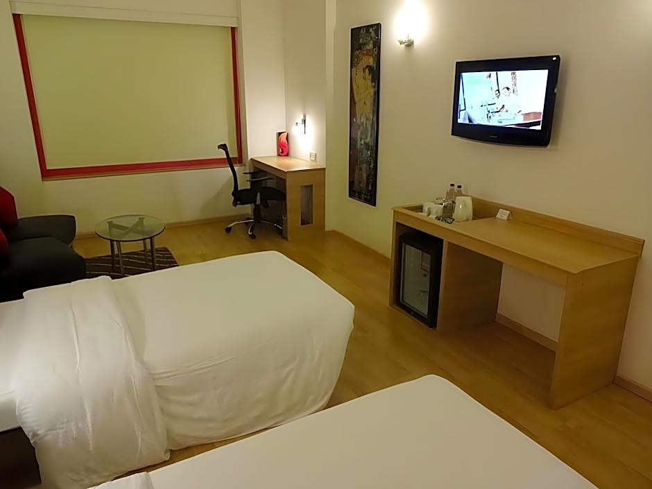 Red Fox by Lemon Tree Hotels, Hyderabad