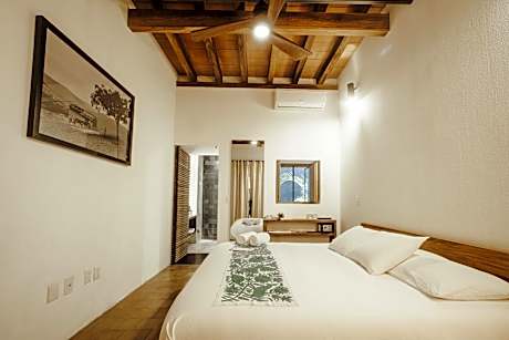 Suite - King Bed