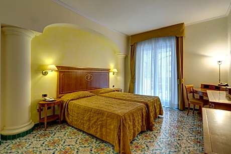 Double or Twin Room with Internal View