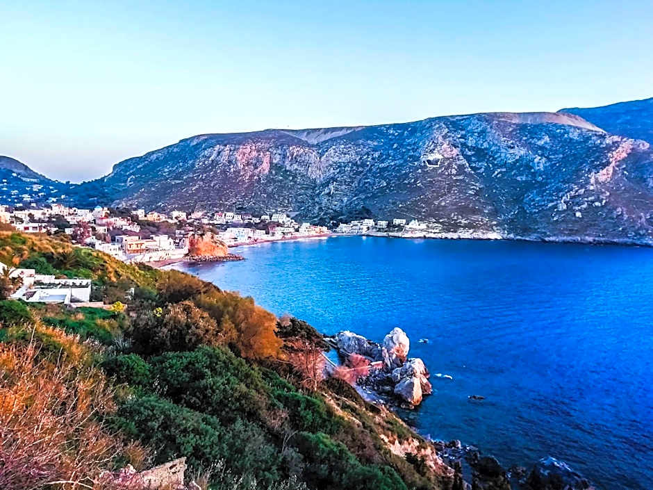 Studios by Climbing House