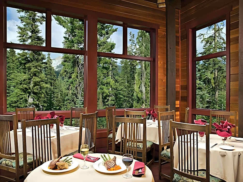 Wuksachi Lodge in Sequoia National Park