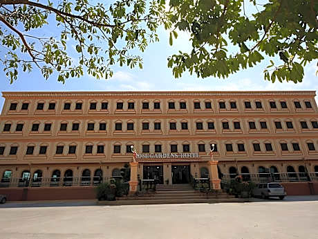 Rose Garden Hotel