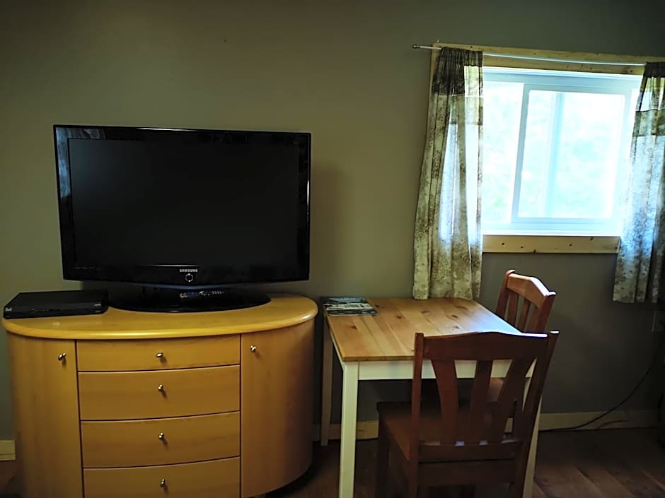 Overlook Inn & Cabins