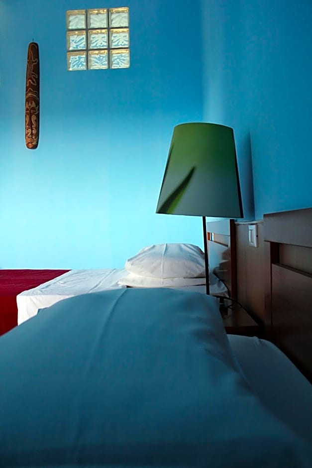 Hotel 106