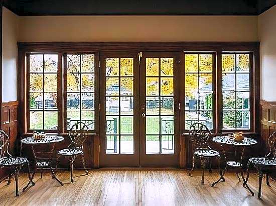 Blackwell Hotel