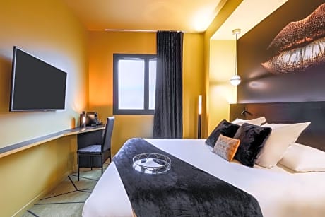 Classic Queen Room