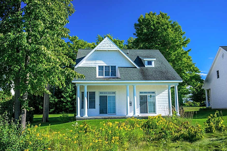 Cottages at Bay Harbor – Bay Harbor, MI