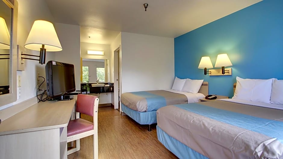 Motel 6-Des Moines, IA - North