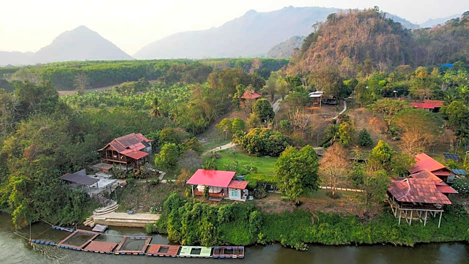 BaanRai KhunYa บ้านไร่คุณย่า