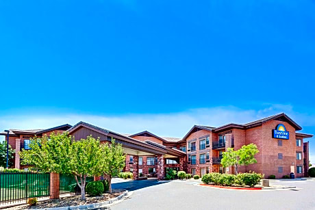 Days Inn & Suites by Wyndham Page Lake Powell