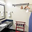 Quality Inn Airport - Cruise Port