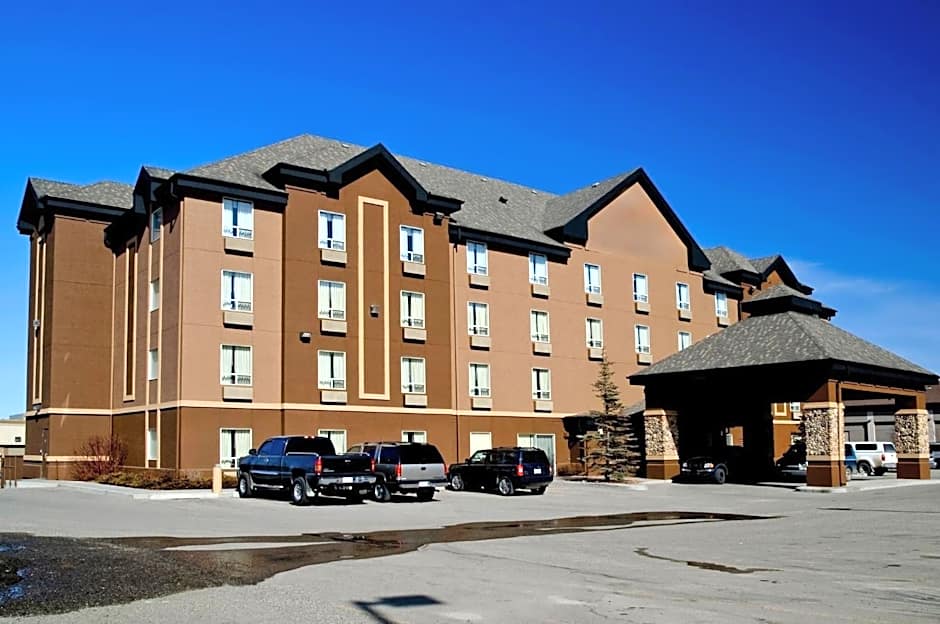 Prairie Crest Calgary Airport by IHG