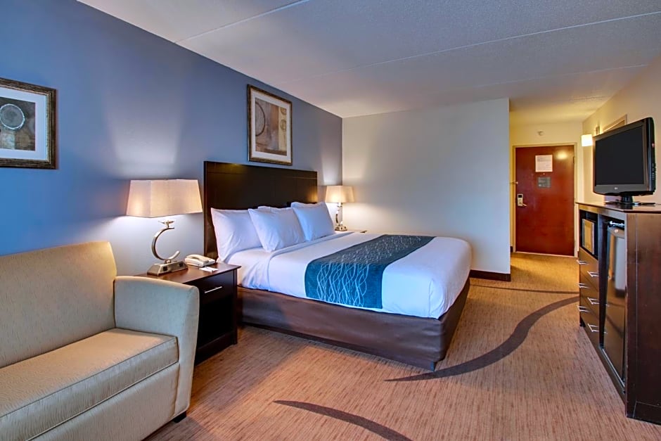 Greenfield Inn & Suites Owensboro, KY Airport